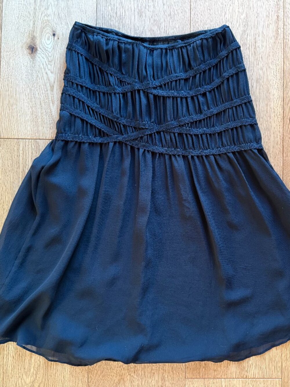 Incredible pure silk skirt by Laundry, NWOT, 2